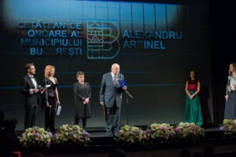Alexandru Arsinel, cetatean de onoare al Municipiului Bucuresti la 
Gala Premiilor Municipiului Bucuresti pentru Arta si Cultura