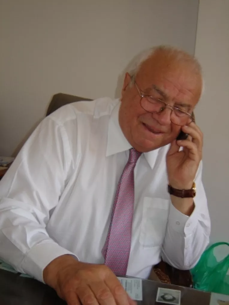 Alexandru Arsinel, directorul Teatrului de Revista "Constantin Tanase": "Actorului roman ii lipseste increderea in viitor!"