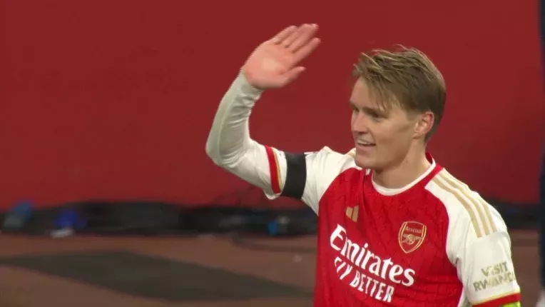 Arsenal - Lens 6-0. "Tunarii" au demolat-o pe vicecampioana Frantei