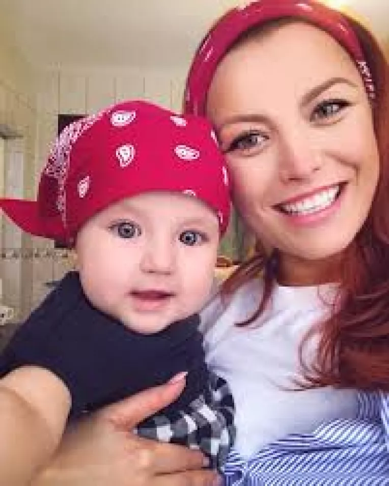 Ce a ales fetita Elenei Gheorghe de pe tava la petrecerea turtei