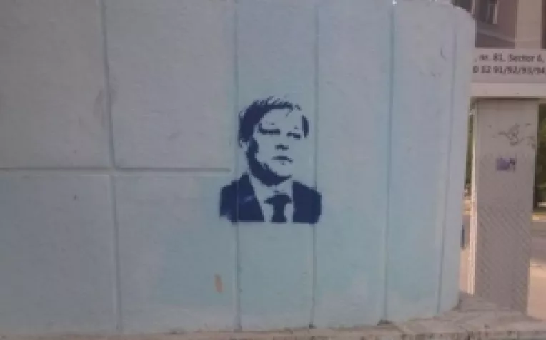 Constantin Gheorghe dezvaluie cine investeste atat de  agresiv in imaginea lui Julien Ciolos pe ziduri