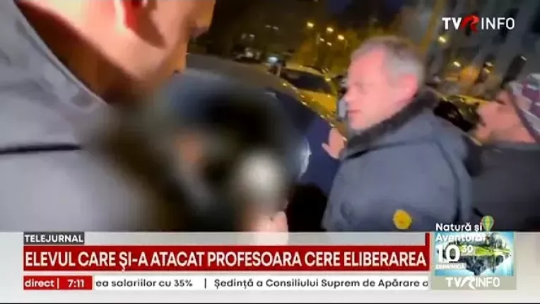 Elevul care si-a atacat profesoara cere eliberarea