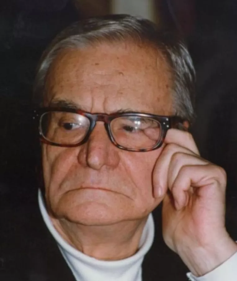 Familia, mari actori, dar si oameni simpli isi iau ramas bun de la maestrul teatrului romanesc, Radu Beligan