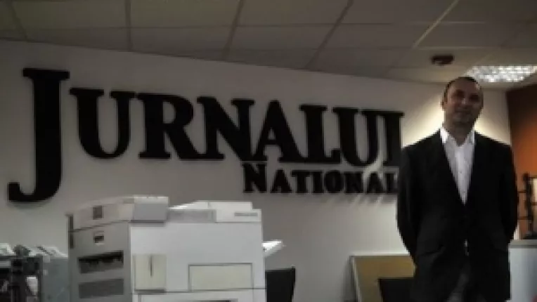 Marius Tuca si-a tinut promisiunea - "2 salarii pana la Paste" - pe jumatate