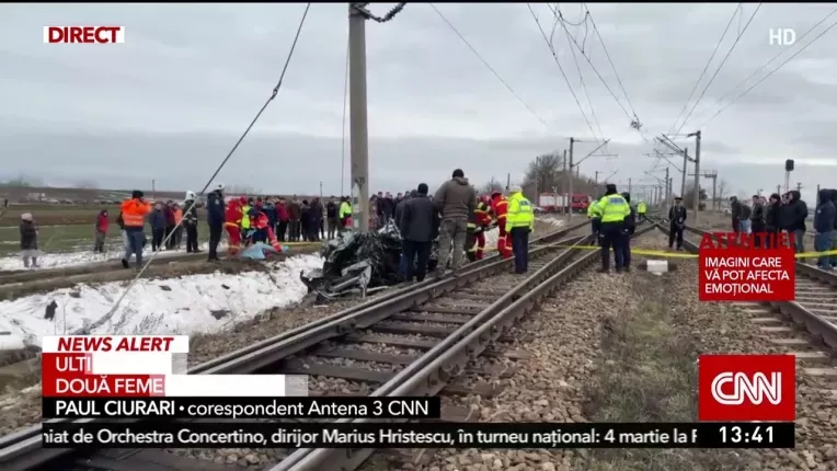 Masina spulberata de tren, intr-o comuna din Suceava. Doua femei au murit si doi copii au ajuns la spital.