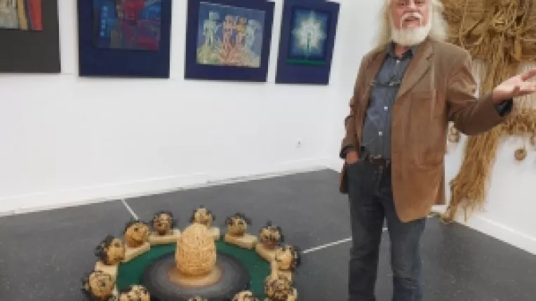 Nicolae Zimbroianu, artist decorator: "Prin Imbratisarea zborului imi pun intotdeauna intrebari de unde venim si unde ne ducem!"