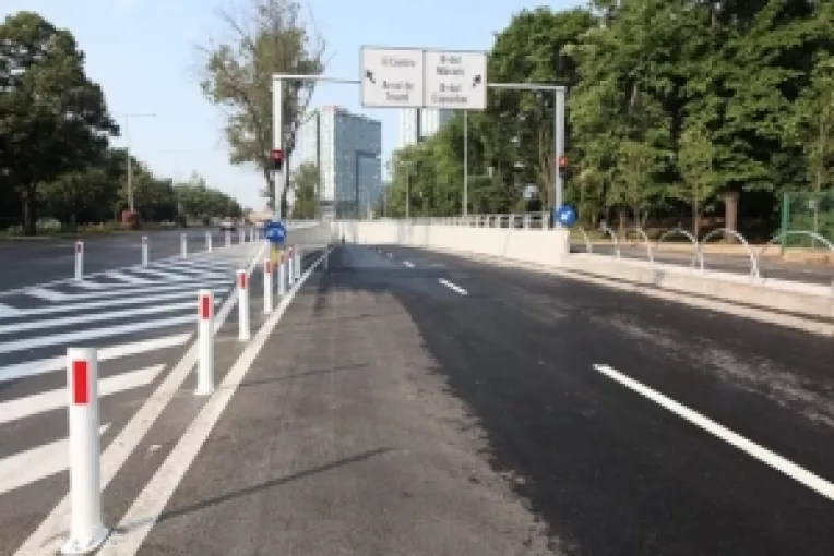 Primarul general al Capitalei Sorin Oprescu a inaugurat Pasajul de la Piata Presei Libere