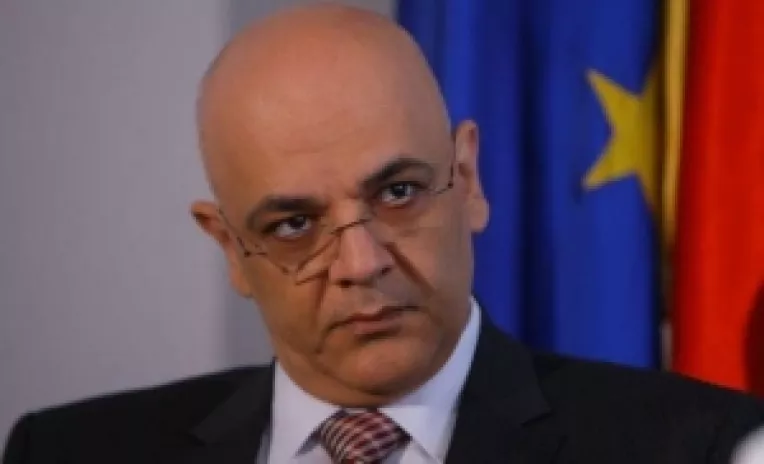 Raed Arafat a anuntat ca pleaca din tara daca va fi demis din fruntea DSU