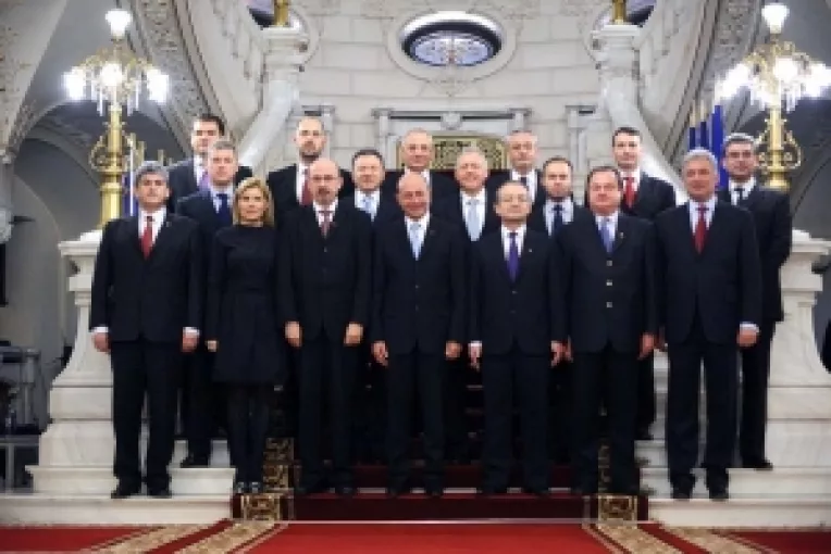 Sondaj INSOMAR: 50,6% dintre romani doresc schimbarea. Guvernul Boc si-a trait traiul