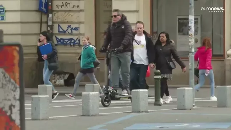 Trotineta electrica, o alternativa periculoasa. Lipsa infrastructurii duce la accidente