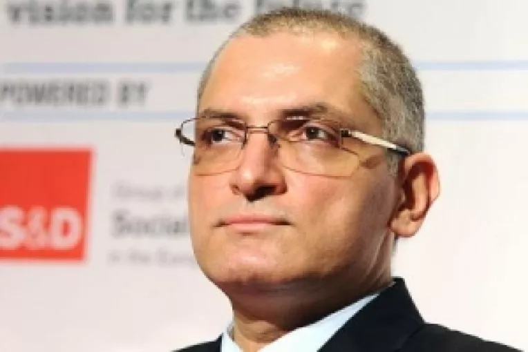 Un interviu exceptional cu senatorul Damian Draghici, consilier onorific pe problematica romilor al premierului Victor Ponta (1)